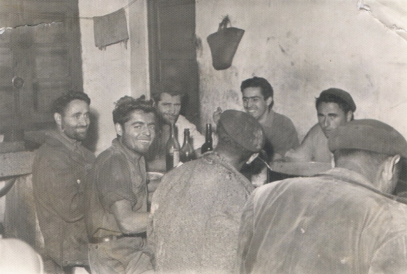 Trabajadores de una tejera, en la Tejera en la Gueria de San Tirso
